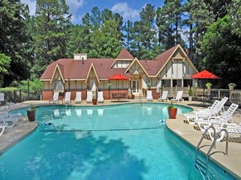 Seasonal swimming pool